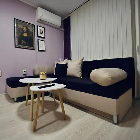 Апартамент 1 Bedroom Gateway To The Old Capital