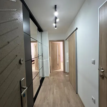 Апартамент 1 Bedroom Gateway To The Old Capital *